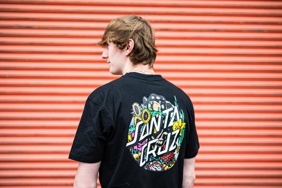 Santa Cruz Santa Cruz Dressen tee lifestyle image - red garage
