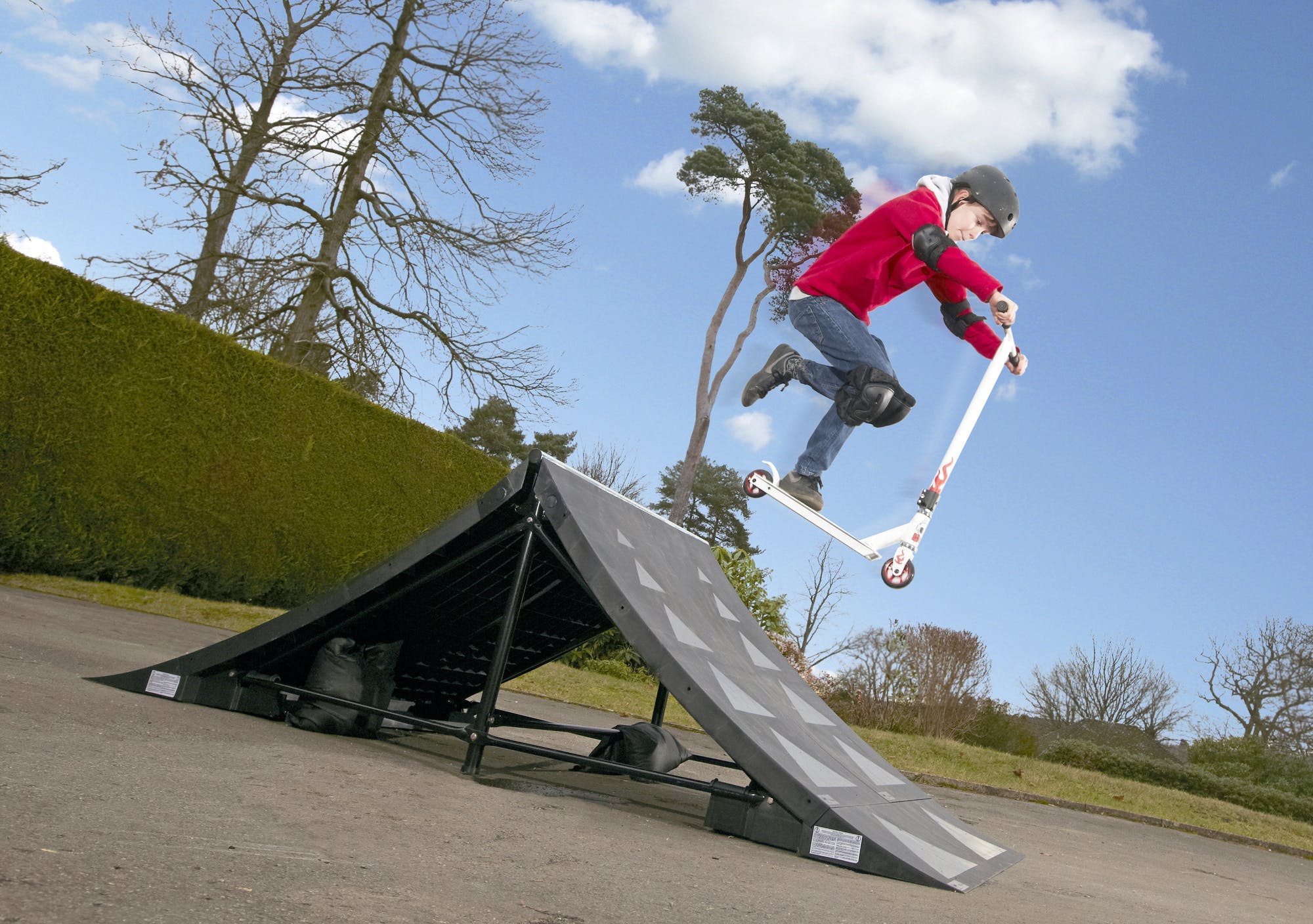 NEW TO SKATEHUT - RAMPAGE STUNT SCOOTERS