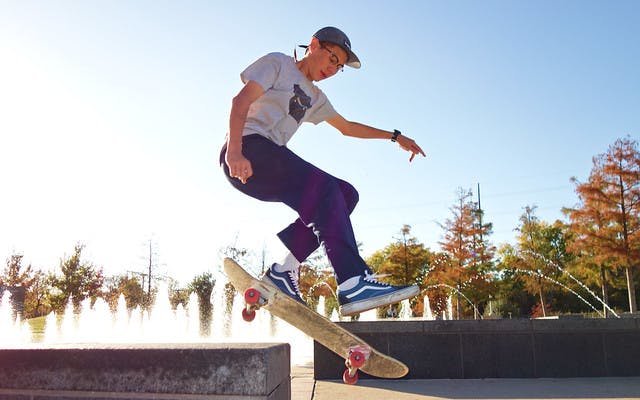10 Basic Skateboard Tricks For Beginners