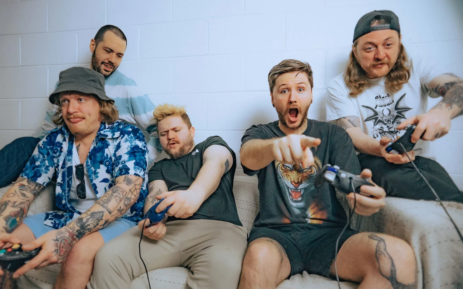 The 900 Playing at SkateHut HQ The 900 Cover band