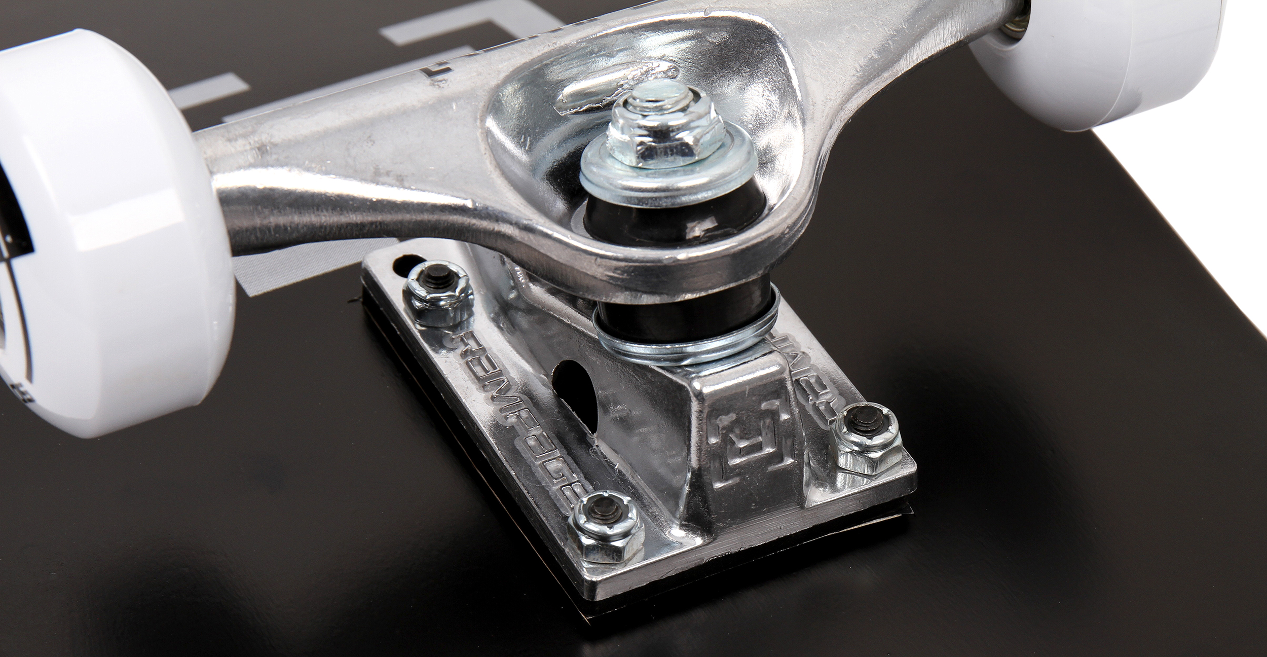 TOP BOARD(彫ックマ) Rampage Moonscape Complete Skateboard - Black 8'' | SkateHut