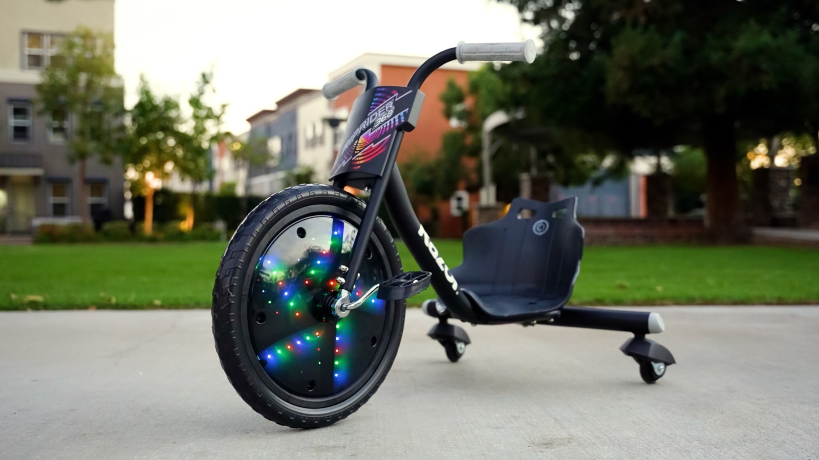 Razor Lightshow RipRider 360 Trike SkateHut