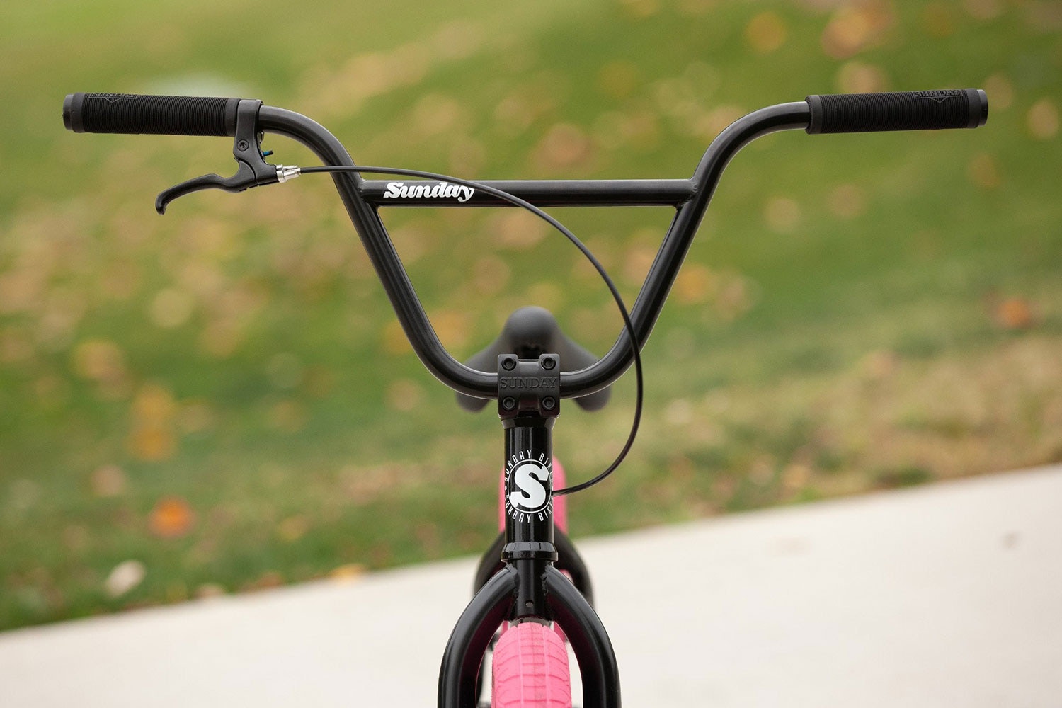 Sunday 2022 Blueprint 20 Complete BMX Gloss Black Pink Tyres SkateHut