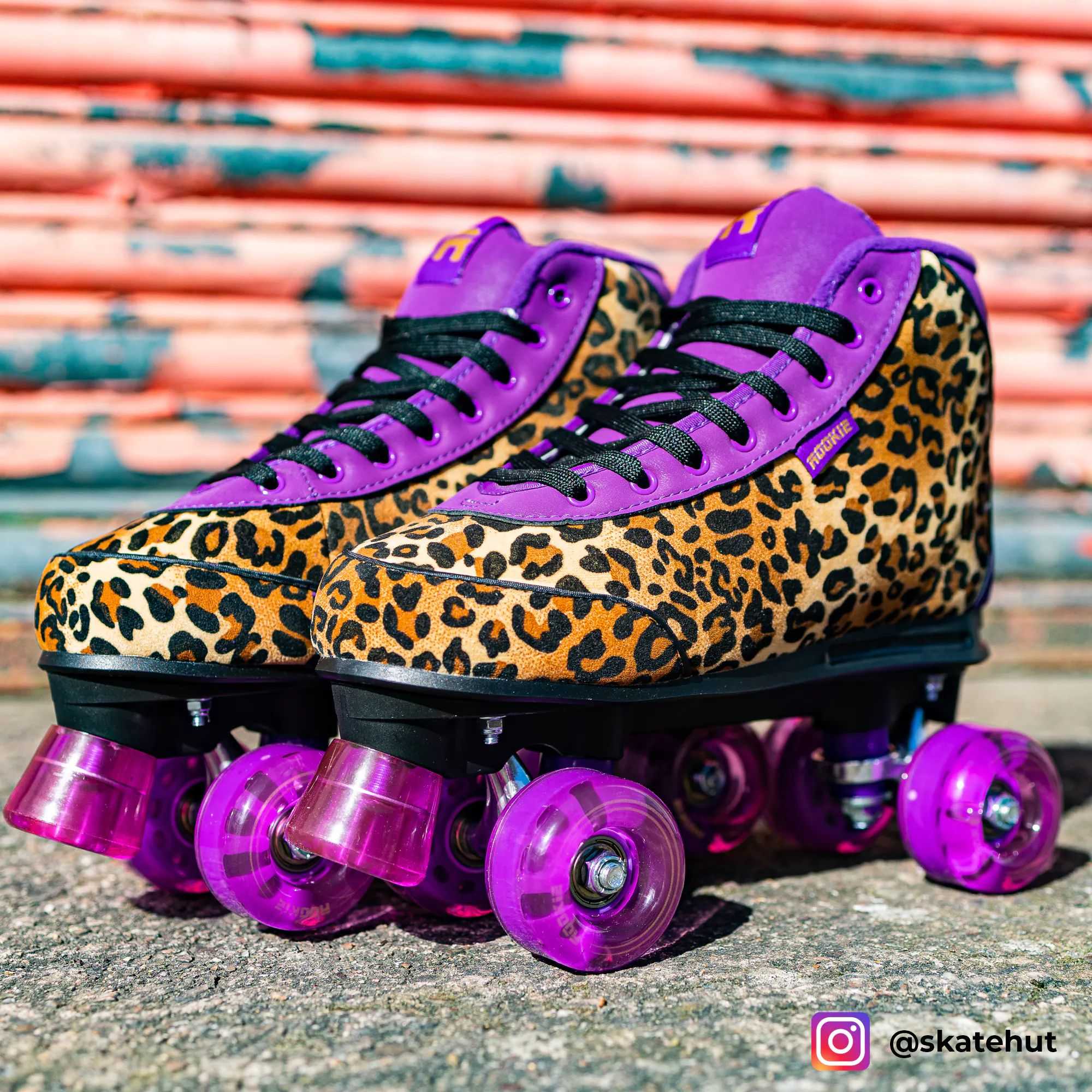 Chaussures De Patins à Roulettes Quad En Plastique Rétro, Dessin D'une
