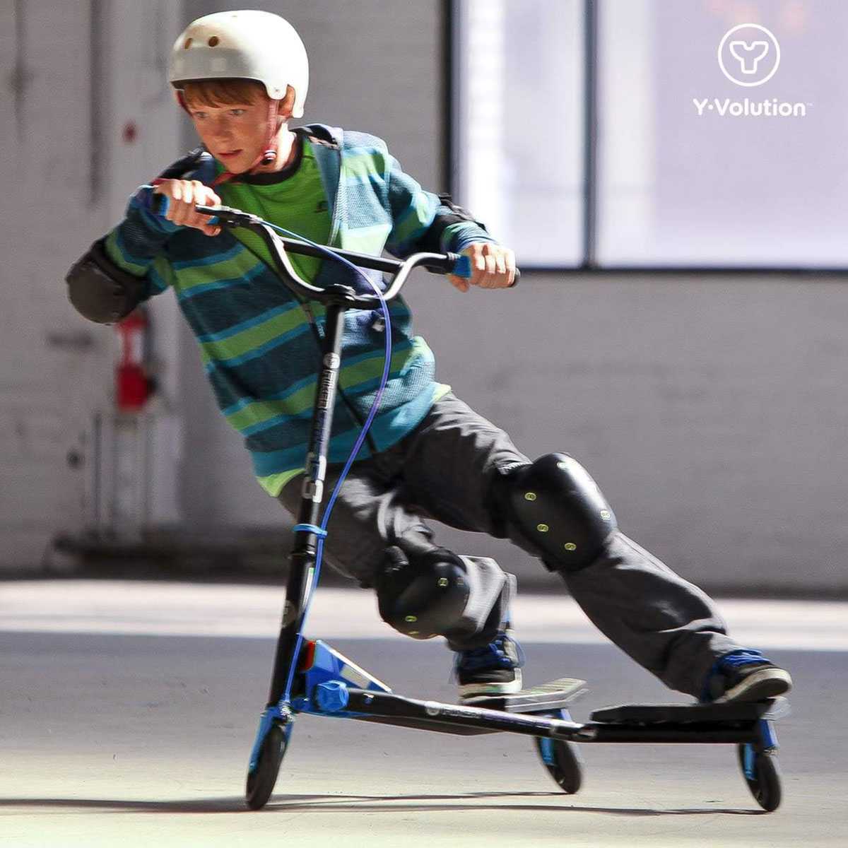 Yvolution Fliker Carver C3 Blue | SkateHut