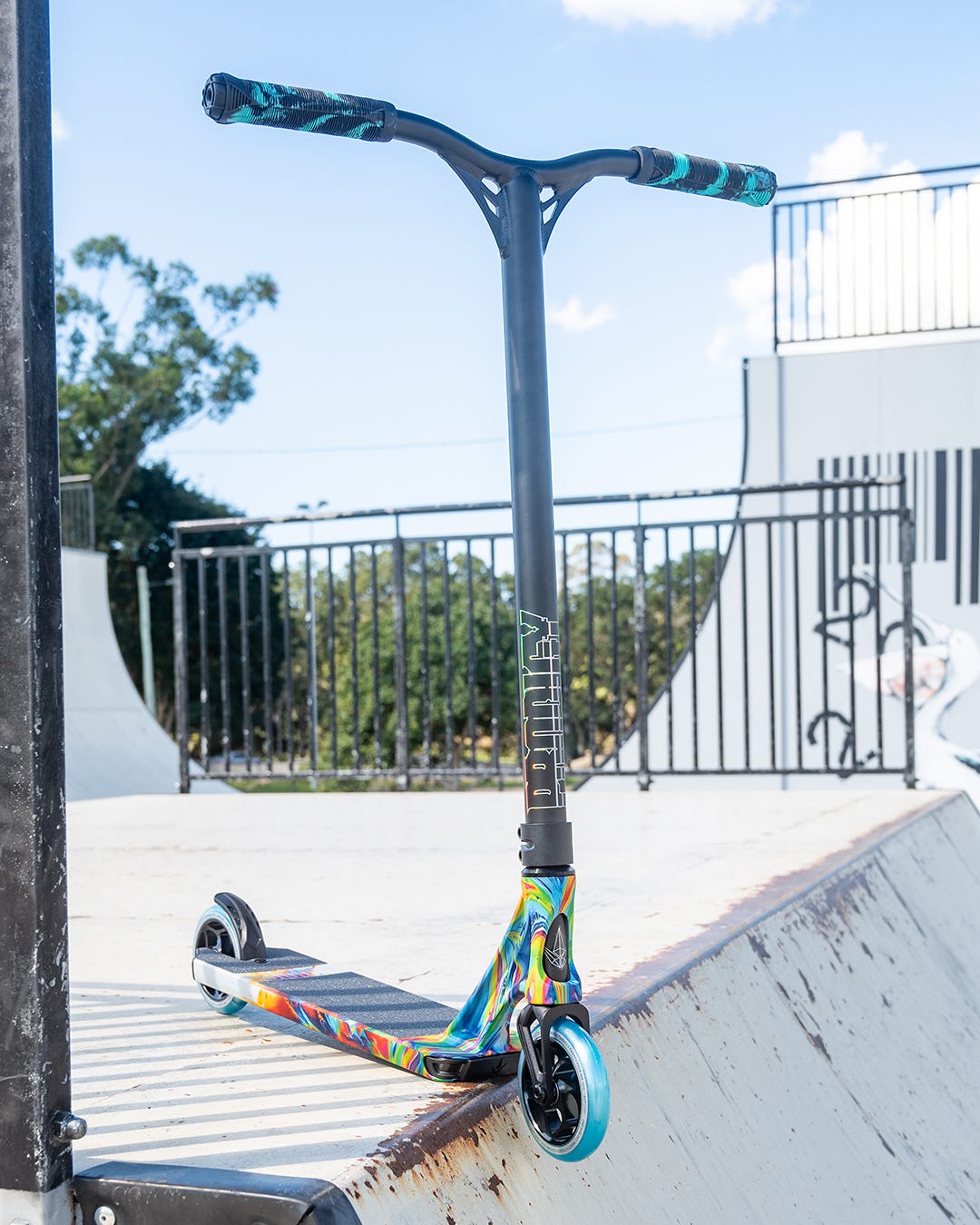 Blunt-envy-prodigy-s9-stunt-scooter-swirl